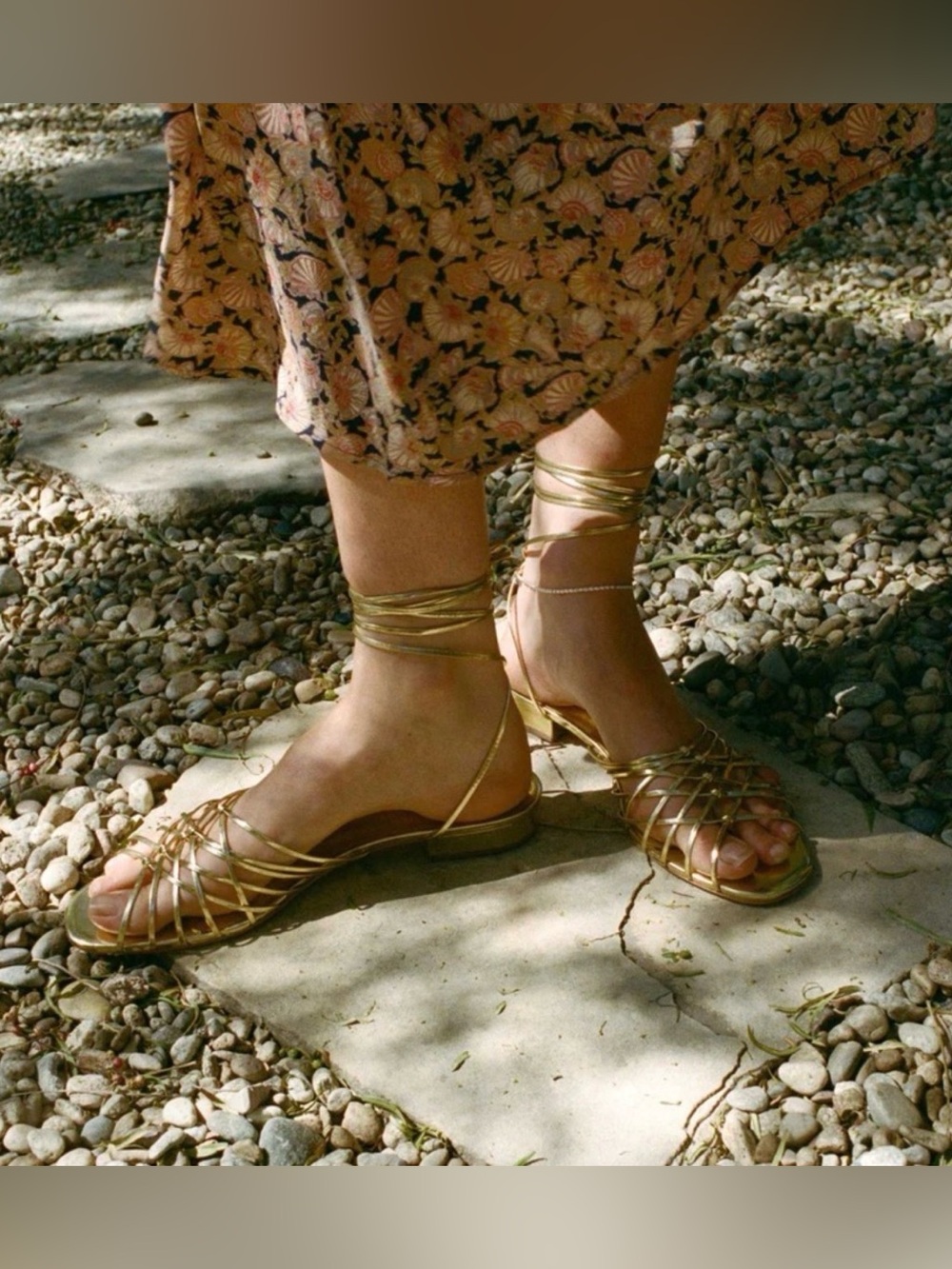Doen Casimira Sandal in Gold Leather